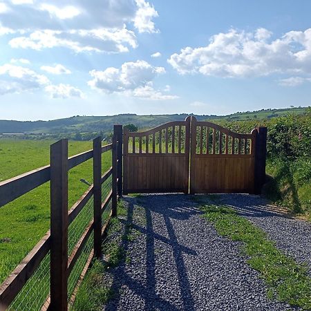 Oak Tree Farm Hotel Llanfynydd Exterior photo